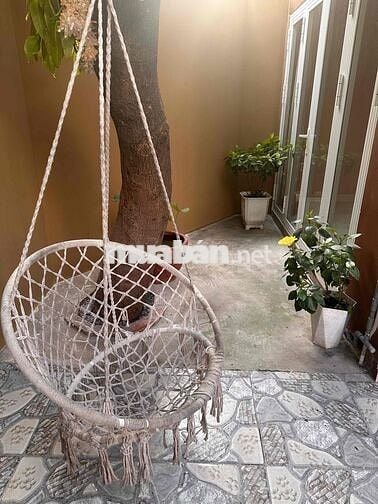 chính chủ cho thuê nhà sân rộng gần chợ Vườn Lài