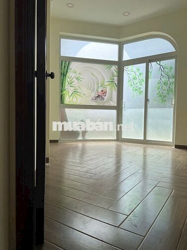 Nhà mặt tiền 1 trệt 3 lầu 160m2 có thể kinh doanh ở Bình Thạnh