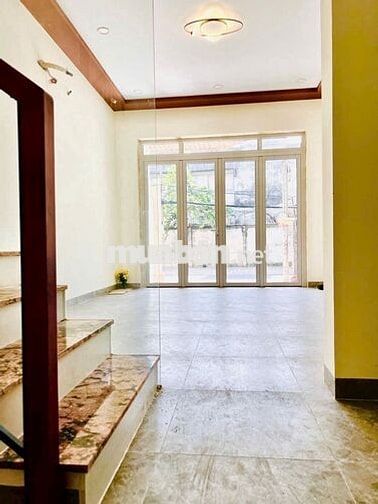 Nhà mặt tiền 1 trệt 3 lầu 160m2 có thể kinh doanh ở Bình Thạnh