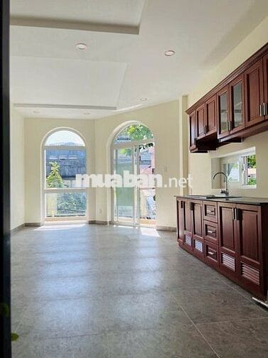 Nhà mặt tiền 1 trệt 3 lầu 160m2 có thể kinh doanh ở Bình Thạnh