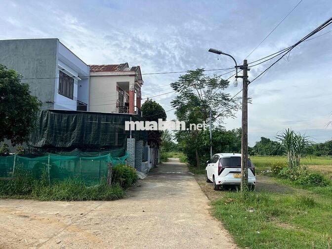 Lô góc 2 mặt tiền Yến Nê Hoà Tiến Đà Nẵng