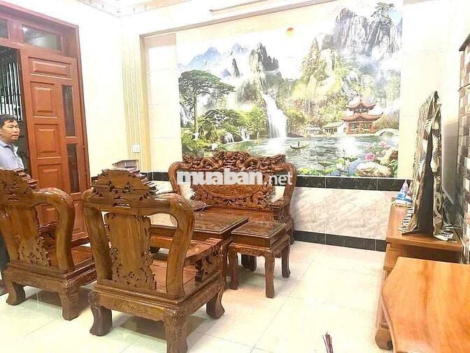 ban nhà 2 tẫng  gan đường thống nhất  p đông hoà dt 5 x20