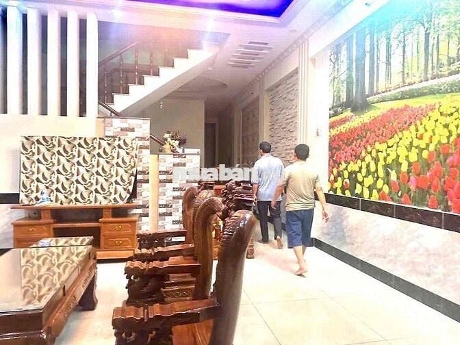 ban nhà 2 tẫng  gan đường thống nhất  p đông hoà dt 5 x20