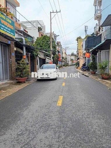 ĐẤT NGANG 5x33m-ĐƯỜNG THÔNG 8m CÓ LỀ-GẦN MẶT TIỀN-TIỆN XÂY DỰNG