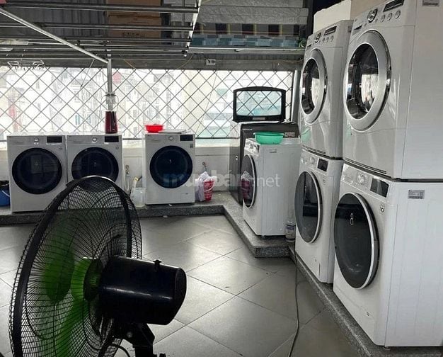 TÒA NHÀ DỊCH VỤ CCMN ĐẸP VÀ XỊN NHẤT KHU VỰC CẦU GIẤY
