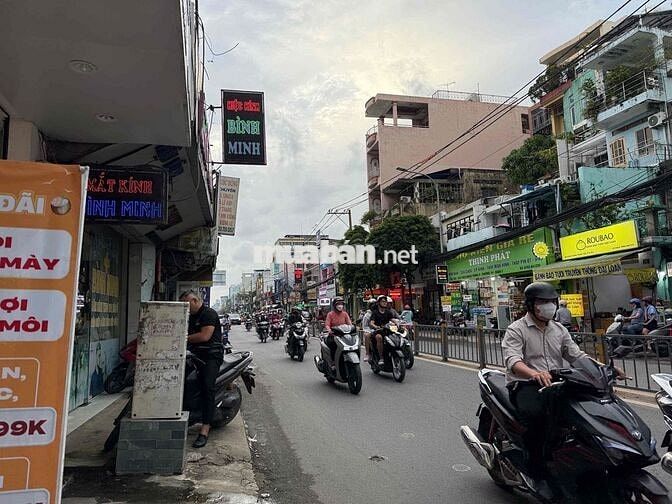 Cho thuê nhà trệt riêng biệt tại Cách Mạng Tháng 8, P.10, Quận 3 – Vị