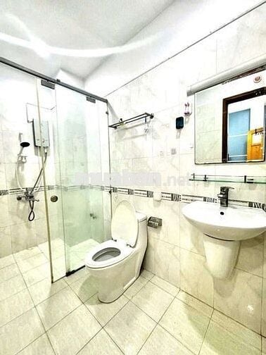 Căn Hộ 1 PN Ban Công Tách Bếp Ngay Vòng Xoay Cống Quỳnh Q1