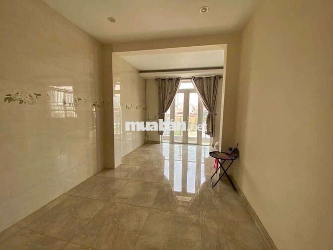 Nhà Đẹp 5 Tầng — Gần Đồng đen, Bàu cát  (5,8m x 9m) Đông