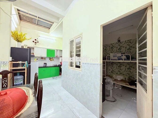 Nhà Đẹp 3 Tầng — Gần Lê Trọng Tấn, Cộng Hòa, (5m x 18m) Đông