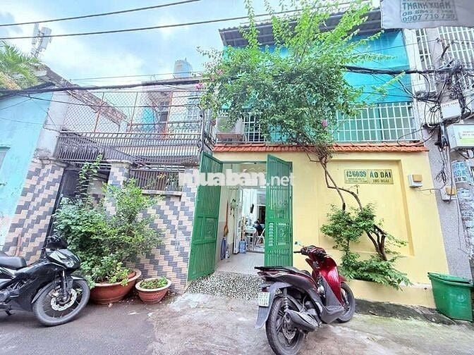 Nhà Đẹp 3 Tầng — Gần Lê Trọng Tấn, Cộng Hòa, (5m x 18m) Đông