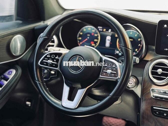 Mercedes Benz GLC 2020 200 4MATIC - 60000 km