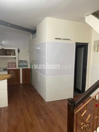 Cho thuê nhà ngõ 102 Kim Ngưu, HBT, DT  50m2 x 2,5 tầng, 2 phòng ngủ