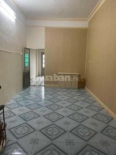 Cho thuê nhà ngõ 102 Kim Ngưu, HBT, DT  50m2 x 2,5 tầng, 2 phòng ngủ