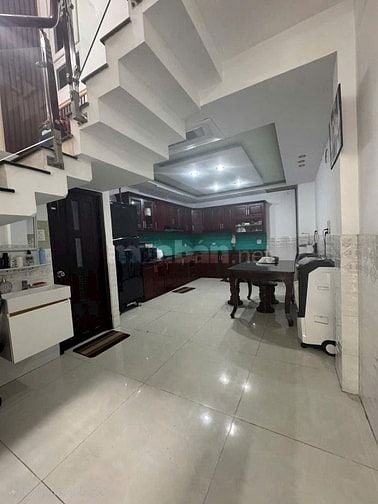 Mặt tiền Dân Chủ, 4m x 16m vuông vức, 5 Tầng, khu vực an ninh, nhà đẹp