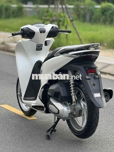 Honda-Sh 125 cbs 2025 bao biển số mới