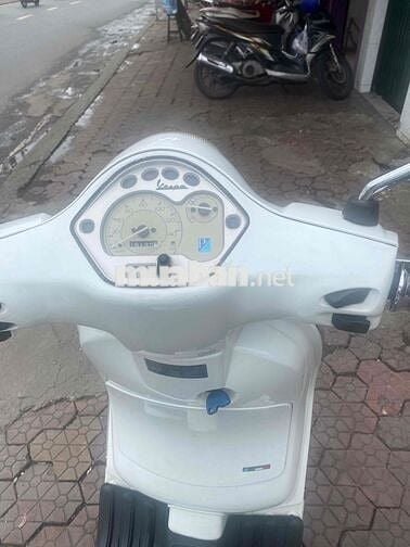 xe vespa trắng đầu zin