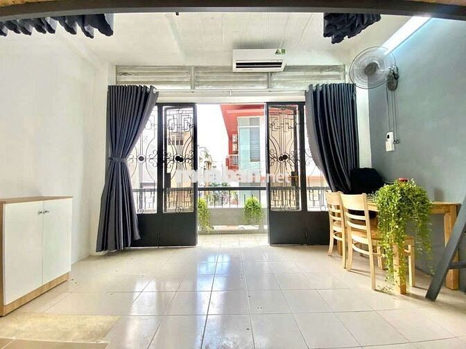 Đầu tháng mình trống phòng gác full nội thất có ban công ngay ĐH TNVMT