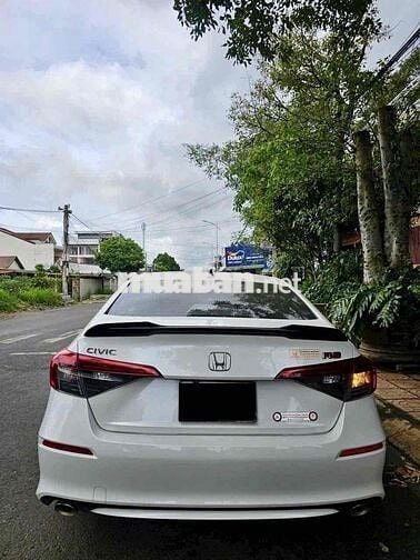 Honda Civic 2023 RS 1.5 AT - 30000 km sơn zin 99%