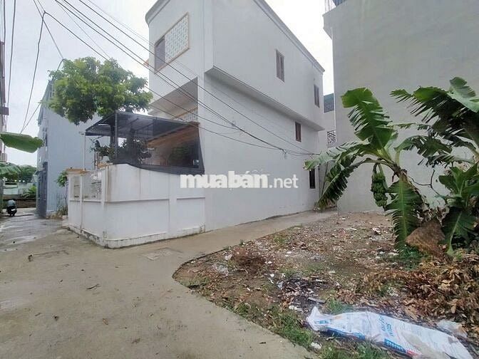 Lô góc trung tâm Phụng Châu. Đường thông, 4 chỗ đỗ cửa. Lô góc trung tâm Phụng Châu. Đường thông, 4 chỗ đỗ cửa.