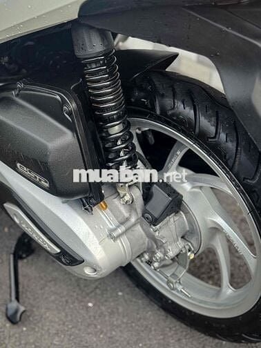 Vision 2021 Trắng Đen Smarkey