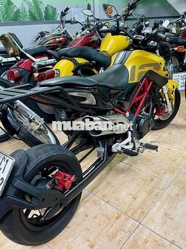 moto benelli tnt 125