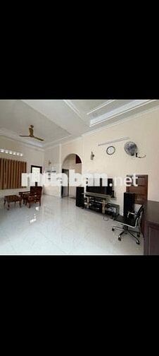 BIỆT THỰ NHƯ MỚI VÀO XEM ƯNG NGAY,DT30*60M,2PN,SÂN BÓNG, ĐẤT TRỒNG CÂY