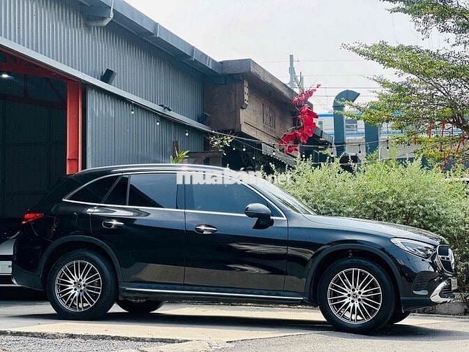 Mercedes Benz GLC200 4Matic 2023 GIÁ ***