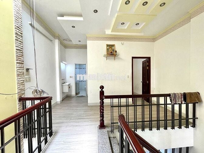 Nhà trệt lầu 2PN đường Phan Huy Chú chỉ 9 triệu