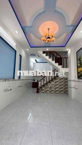 BÁN NHÀ 790TR ( CAM KẾT ĐÚNG GIÁ ) VỊ TRÍ CẠNH CẦU LỚN HÓC MÔN