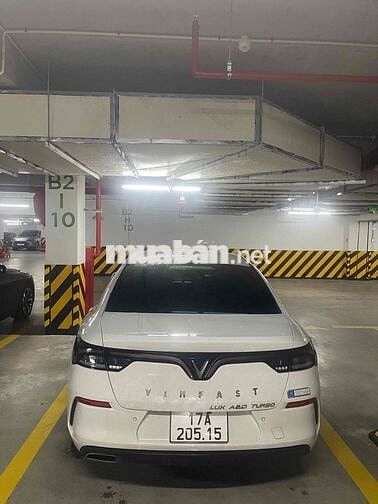 VinFast Lux A2.0 2020 A2.0 Tiêu chuẩn - 82000 km