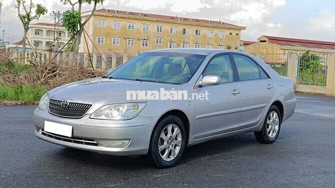 Toyota Camry 3.0V model 2005 bạc đẹp