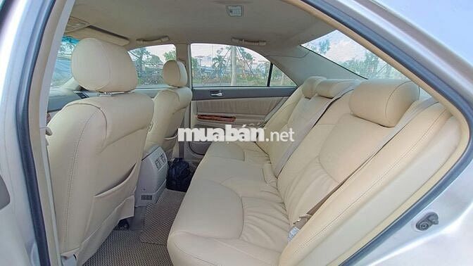 Toyota Camry 3.0V model 2005 bạc đẹp