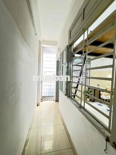 CĂN HỘ GÁC LỬNG TÁCH BẾP CÓ CỬA SỔ THOÁNG MÁT NGAY TÂN BÌNH