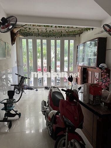 BÁN NHÀ Q7 VỊ TRÍ VIP - SÁT NGUYỄN THỊ THẬP