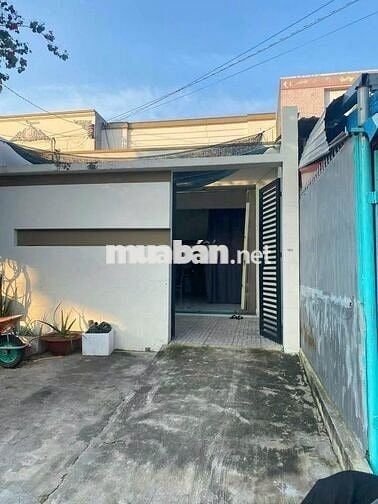 Bán gấp căn nhà cấp 4, SHR, 119,5m2, Xã Tân Phú Trung, Giá 850tr.