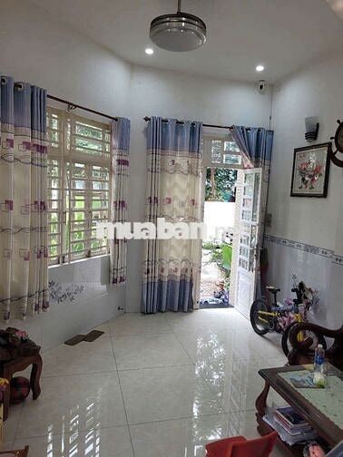 👉Cần Bán nhà Gốc 2mặt tiền 1trệt 1lầu 2pn 2wc 1bếp DT 4x10 Sổ hoàn c