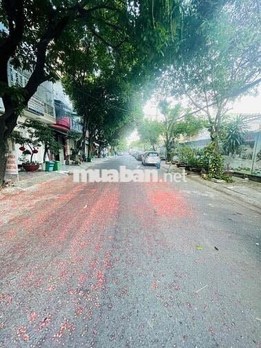 Mặt bằng kinh doanh hoặc văn phòng đường Trần Văn Dư