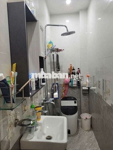 👉Cần Bán nhà Gốc 2mặt tiền 1trệt 1lầu 2pn 2wc 1bếp DT 4x10 Sổ hoàn c