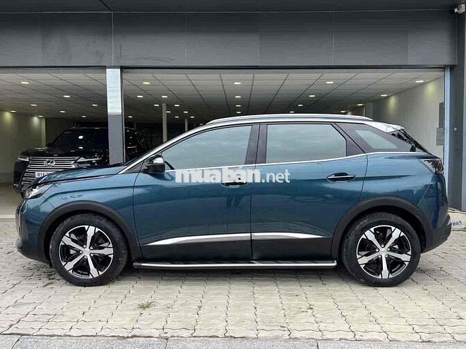 Peugeot 3008 2024 Premium - 9300 km