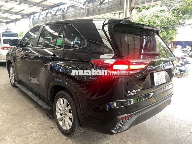 Toyota Innova Cross 2025 lướt, giá tl