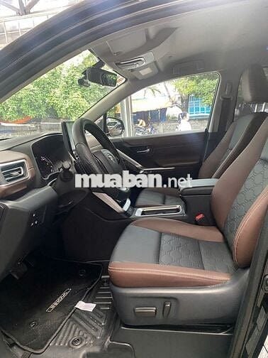 Toyota Innova Cross 2025 lướt, giá tl