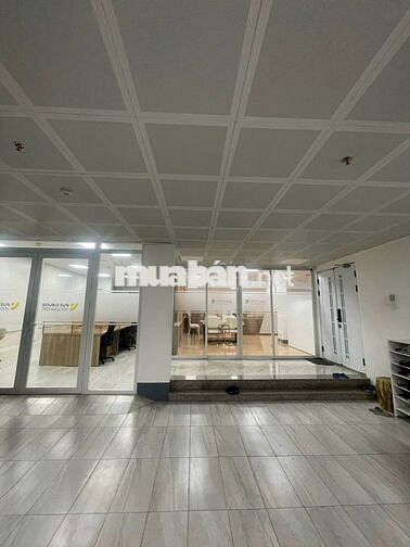 Biệt thự 28- 30 Ngô Bệ, Phường 13, TB. DT 12m x 22m.Trệt, 2 lầu, 1 ST