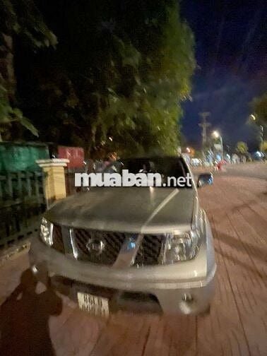 Nissan Navara 2013 LE 2.5MT 4WD - 200000 km