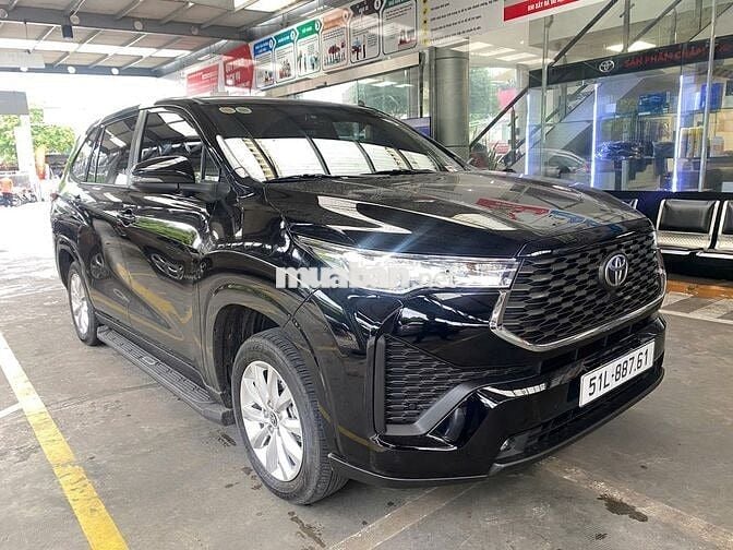 Toyota Innova Cross 2025 lướt, giá tl