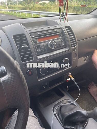 Nissan Navara 2013 LE 2.5MT 4WD - 200000 km