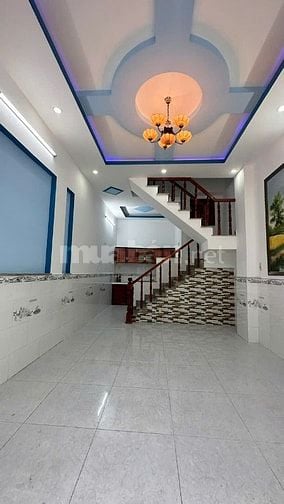 Nhà 1 trệt 1,dt(4x10) lầu khu vực Hóc Môn ngay chợ Nhị Xuân giá 595tr