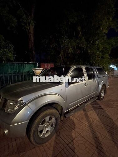 Nissan Navara 2013 LE 2.5MT 4WD - 200000 km