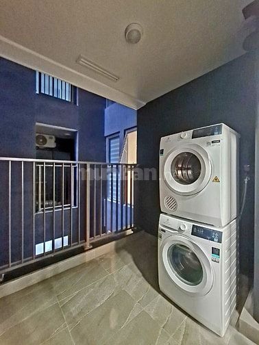Cho thuê căn hộ CC tòa Green Diamond tại 93 Láng Hạ, diện tích 143m2, 