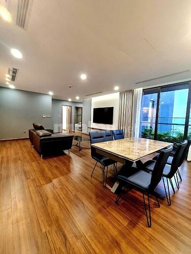 Cho thuê căn hộ CC tòa Green Diamond tại 93 Láng Hạ, diện tích 143m2, 
