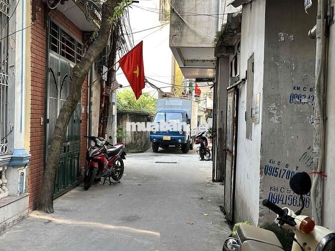 BÁN MẢNH ĐẤT ĐẸP, SẴN 2 NHÀ CẤP 4, OTO ĐỖ CỬA, GẦN CV HOÀ BÌNH. BÁN MẢNH ĐẤT ĐẸP, SẴN 2 NHÀ CẤP 4, OTO ĐỖ CỬA, GẦN CV HOÀ BÌNH.